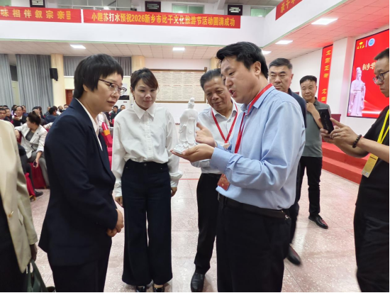 赵磊副董事长出席bevictor伟德官网比干文创协作签约仪式